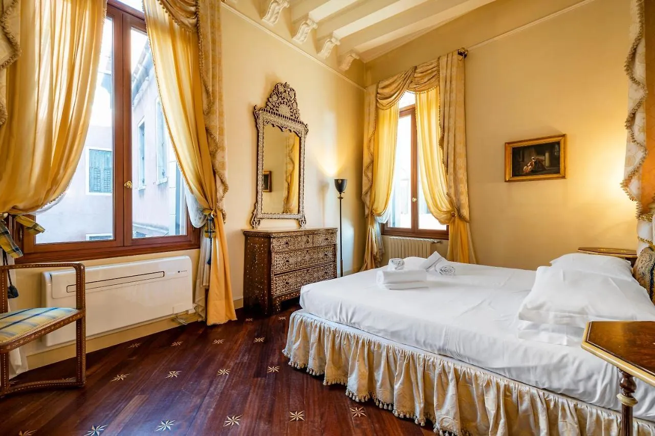 Ca' De Le Colonne - Luxury Grand Canal View Venice Apartment
