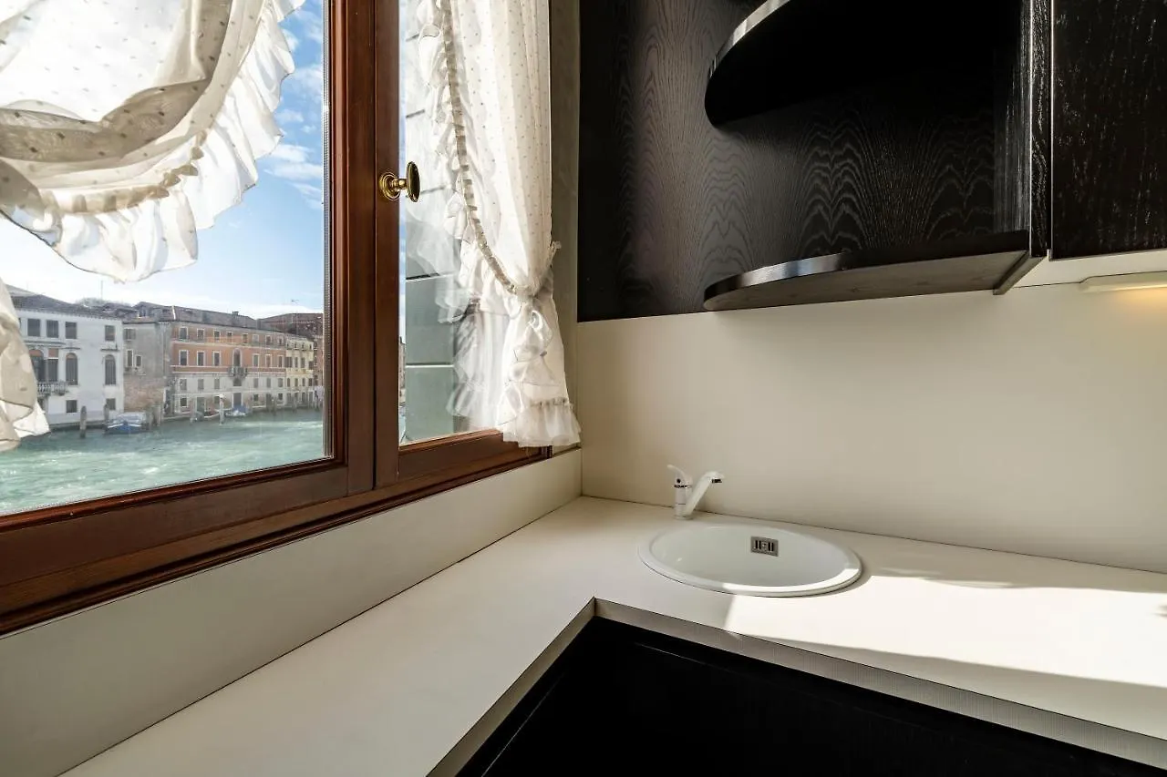 Ca' De Le Colonne - Luxury Grand Canal View Venice 0*,