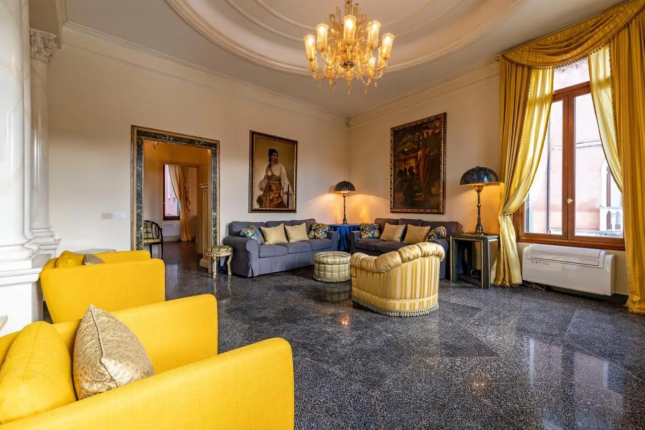 Ca' De Le Colonne - Luxury Grand Canal View Venice Apartment