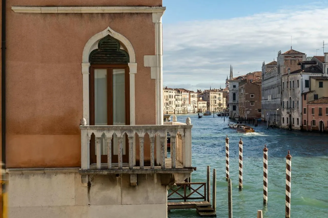 Apartment Ca' De Le Colonne - Luxury Grand Canal View Venice Italy