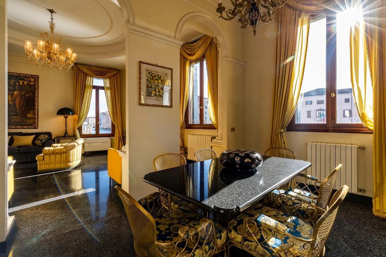 Ca' De Le Colonne - Luxury Grand Canal View Venice Italy